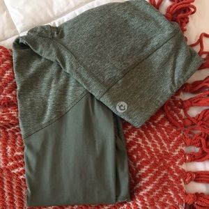 Green Scorpio Sol leggings